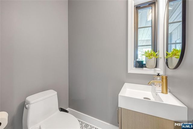 340 Broad Avenue, Englewood, NJ 07631