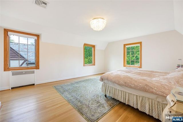 340 Broad Avenue, Englewood, NJ 07631