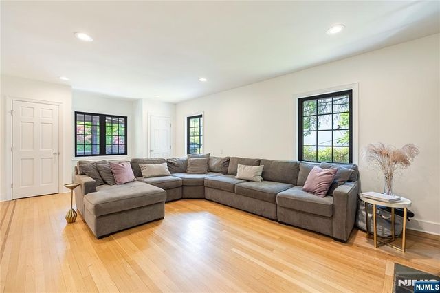 340 Broad Avenue, Englewood, NJ 07631