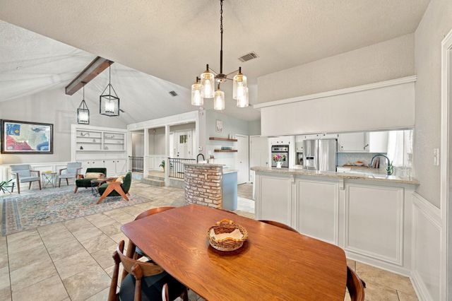 78 Woodcreek DR, Woodcreek, TX 78676