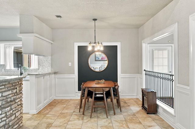78 Woodcreek DR, Woodcreek, TX 78676