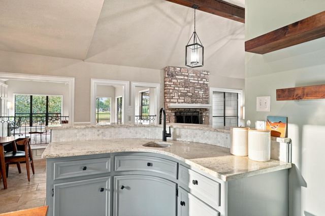 78 Woodcreek DR, Woodcreek, TX 78676
