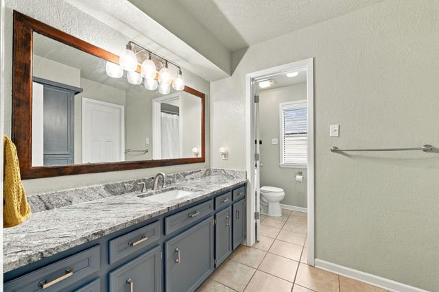 78 Woodcreek DR, Woodcreek, TX 78676