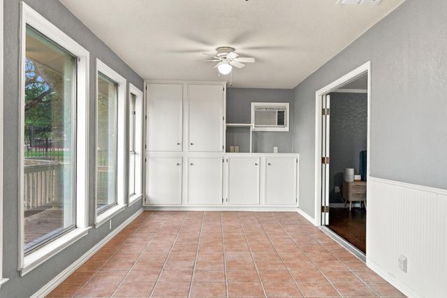 78 Woodcreek DR, Woodcreek, TX 78676