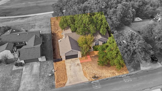 78 Woodcreek DR, Woodcreek, TX 78676