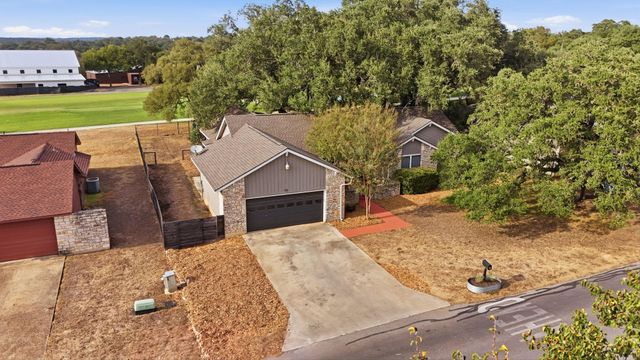 78 Woodcreek DR, Woodcreek, TX 78676