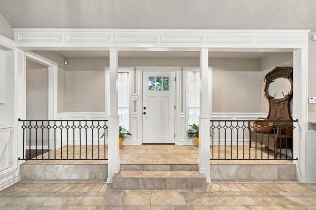 78 Woodcreek DR, Woodcreek, TX 78676