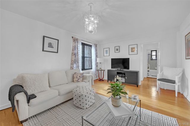 2821 Kings Highway 5L, Brooklyn, NY 11229