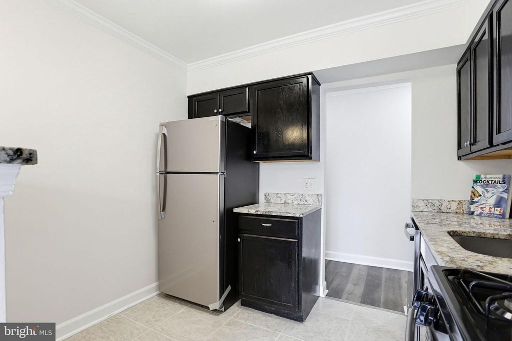 Image 15 of property listing at 6081 MAJORS LN, Columbia, MD 21045