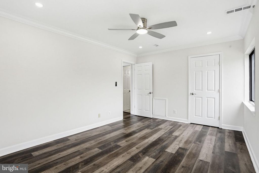 Image 29 of property listing at 6081 MAJORS LN, Columbia, MD 21045