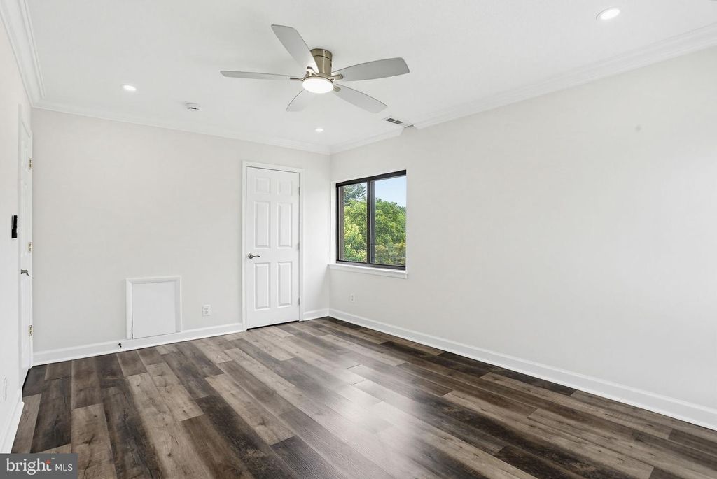 Image 30 of property listing at 6081 MAJORS LN, Columbia, MD 21045