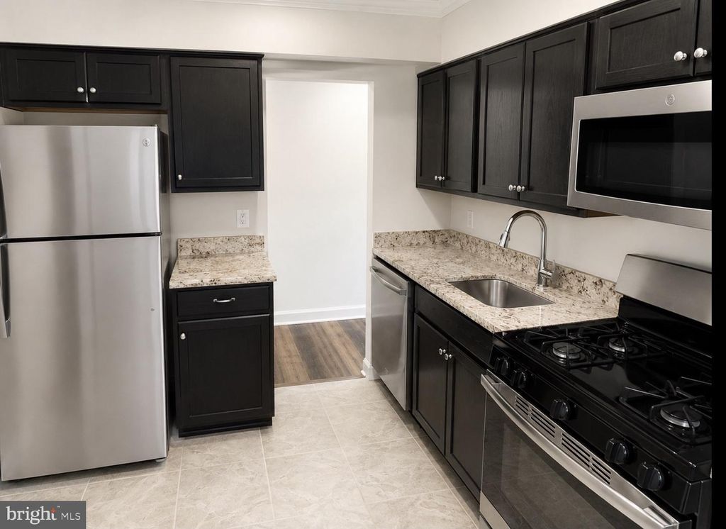 Image 6 of property listing at 6081 MAJORS LN, Columbia, MD 21045