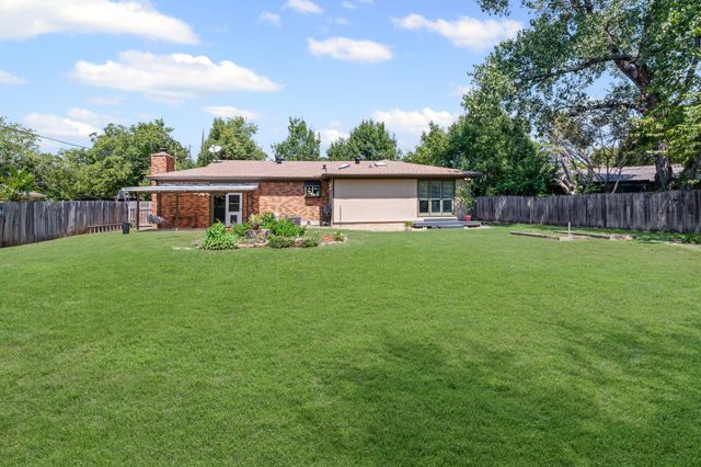 320 Patricia Lane, Bedford, TX 76022