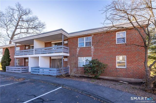 108 OAKWOOD Avenue B-1, West Hartford, CT 06119