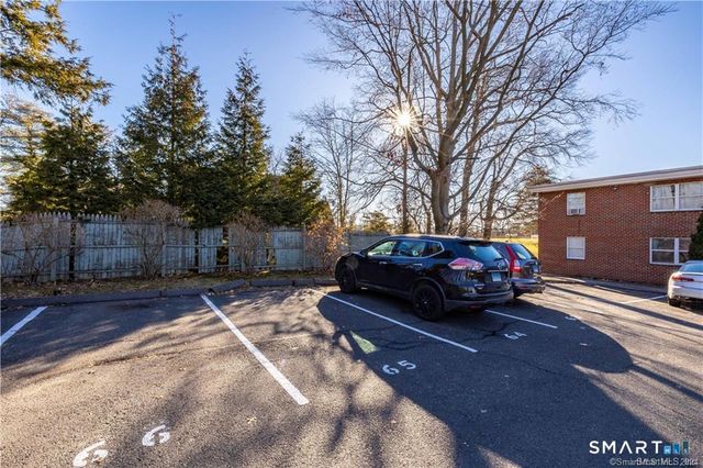 108 OAKWOOD Avenue B-1, West Hartford, CT 06119