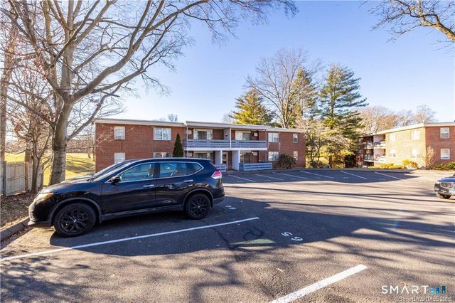 108 OAKWOOD Avenue B-1, West Hartford, CT 06119