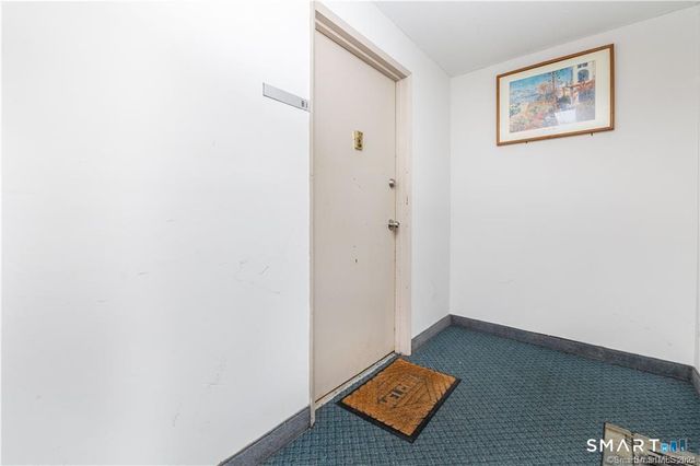 108 OAKWOOD Avenue B-1, West Hartford, CT 06119