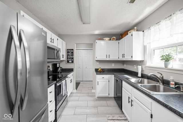 409 Lockerbie Lane, Pittsboro, IN 46167
