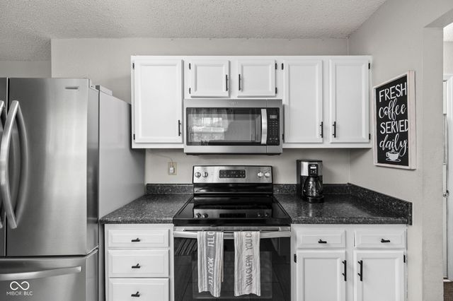409 Lockerbie Lane, Pittsboro, IN 46167