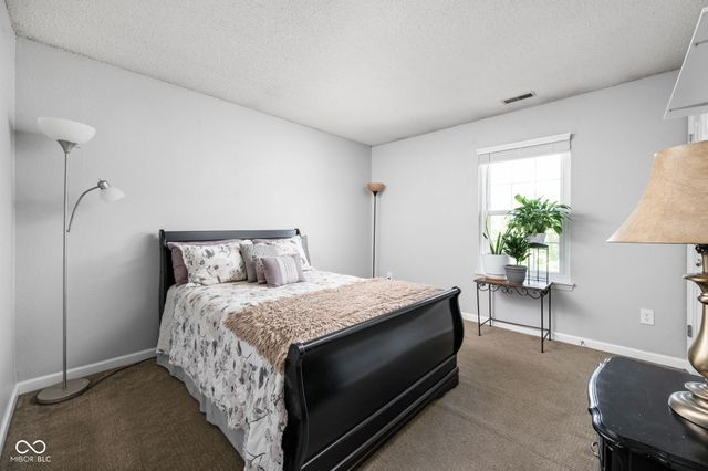 409 Lockerbie Lane, Pittsboro, IN 46167