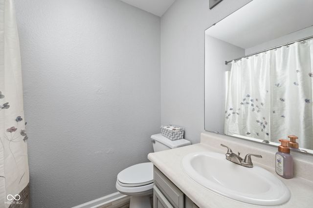 409 Lockerbie Lane, Pittsboro, IN 46167