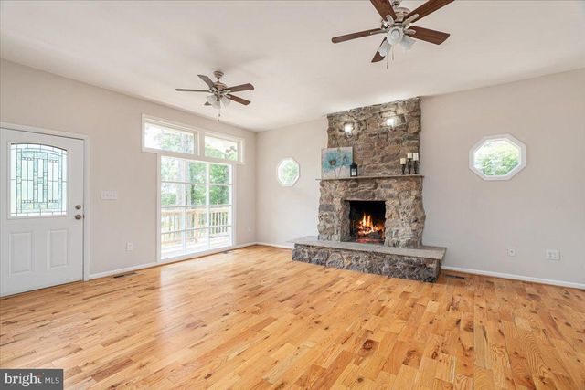 140 GRAYWOLF TRL, Winchester, VA 22602