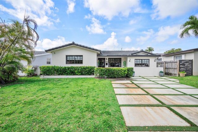 4208 Monroe St -, Hollywood, FL 33021