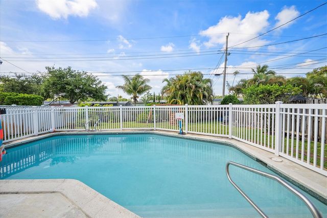 4208 Monroe St -, Hollywood, FL 33021