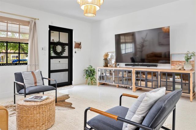 4208 Monroe St -, Hollywood, FL 33021