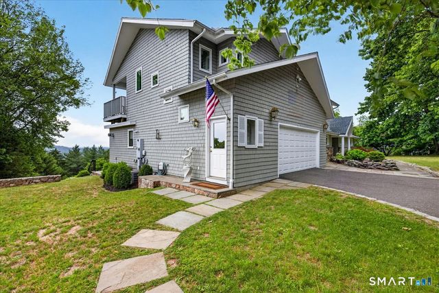 132 Merrimac Drive, Trumbull, CT 06611
