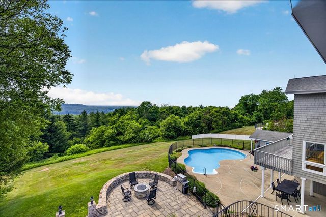 132 Merrimac Drive, Trumbull, CT 06611