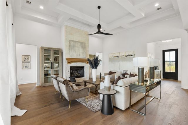 1000 Beginnings Drive, Granbury, TX 76049