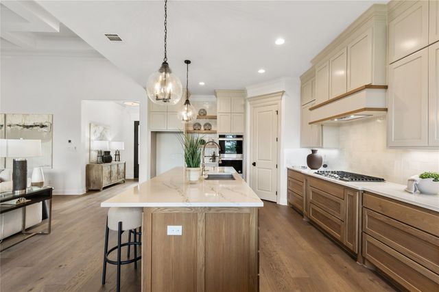 1000 Beginnings Drive, Granbury, TX 76049