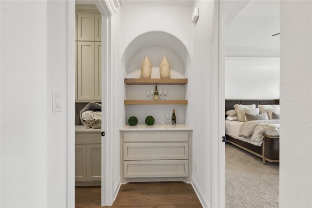 1000 Beginnings Drive, Granbury, TX 76049