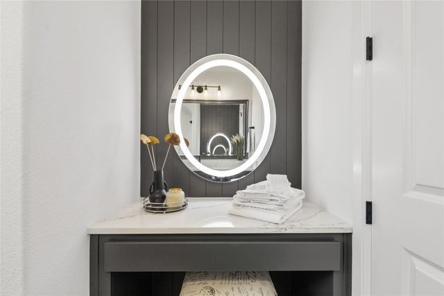 1000 Beginnings Drive, Granbury, TX 76049