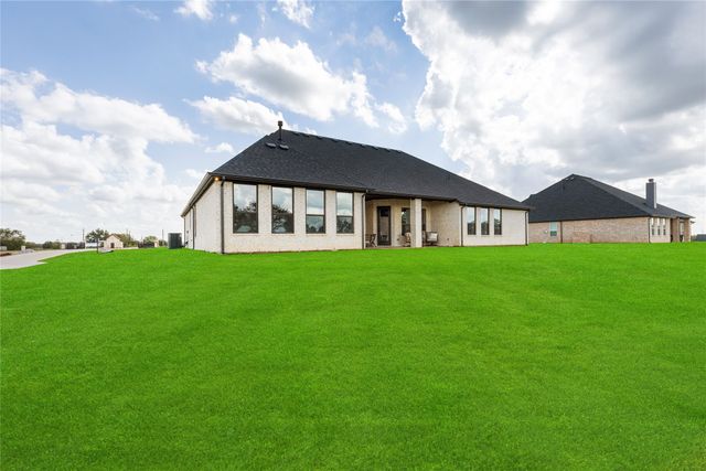 1000 Beginnings Drive, Granbury, TX 76049