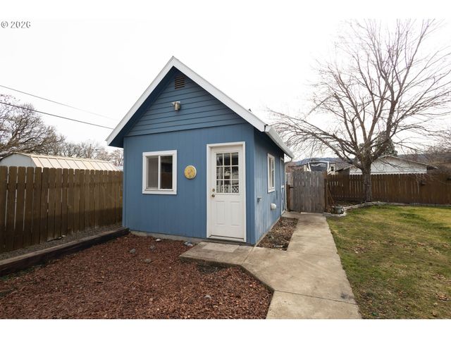 1508 JACKSON Ave, La Grande, OR 97850