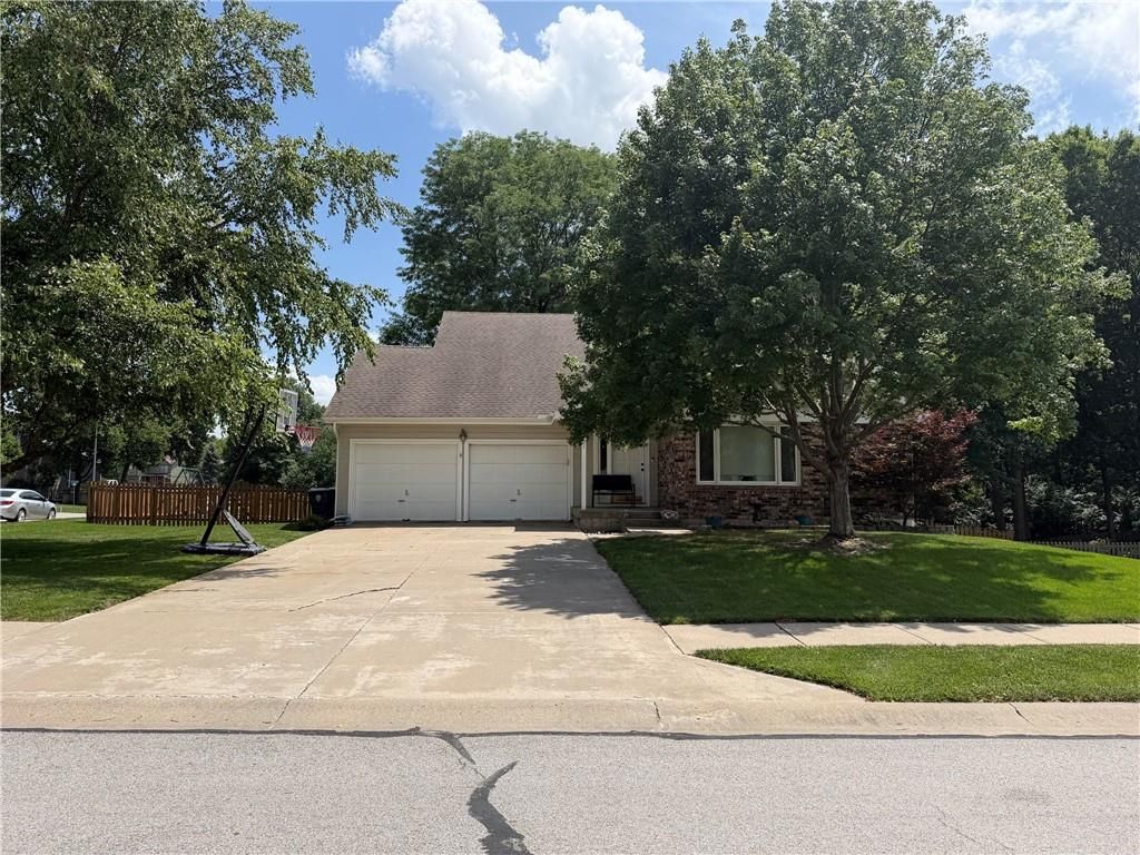 1227 NE 102nd Court, Kansas City, MO 64155