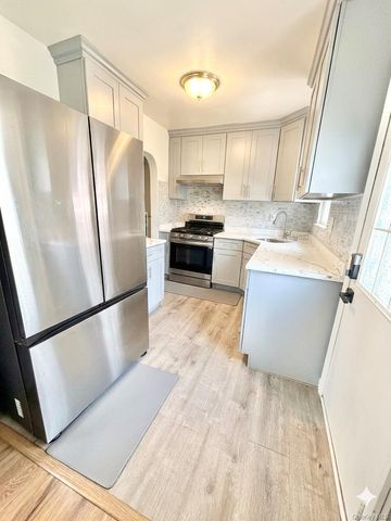 22723 109th Avenue, Queens Village, NY 11429