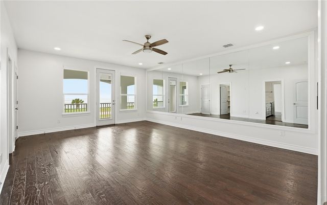 3001 Ocean Dr, Corpus Christi, TX 78404