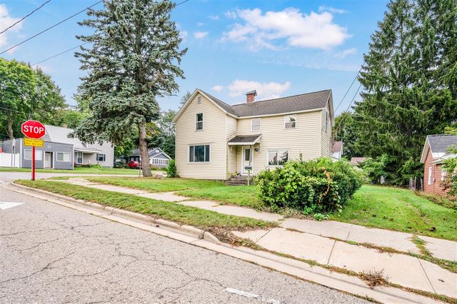 1024 Laurel Street, Cadillac, MI 49601