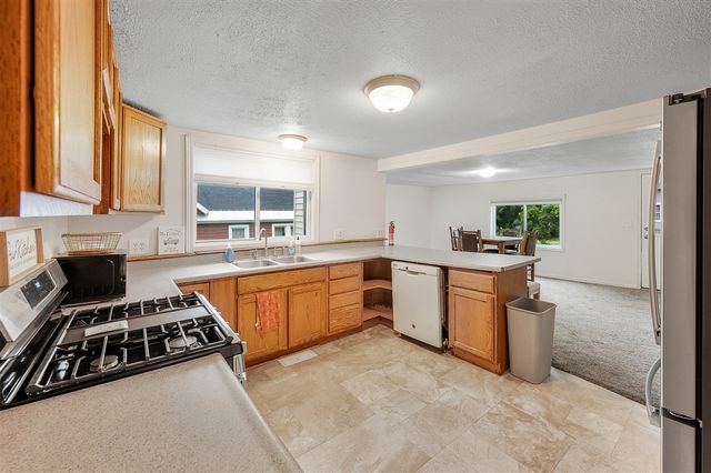 1024 Laurel Street, Cadillac, MI 49601