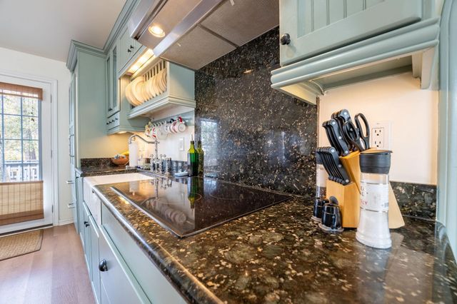 180 Harbor Drive, Gun Barrel City, TX 75156