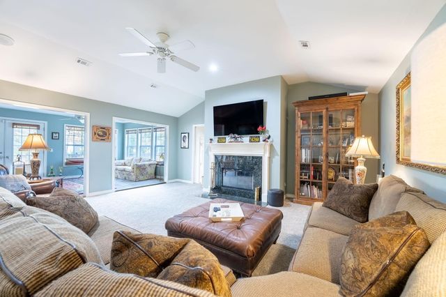 180 Harbor Drive, Gun Barrel City, TX 75156