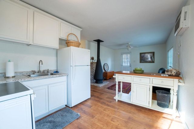 180 Harbor Drive, Gun Barrel City, TX 75156