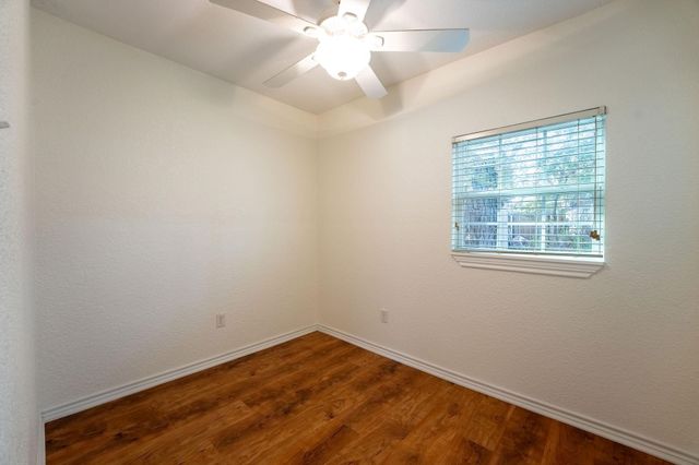 180 Harbor Drive, Gun Barrel City, TX 75156