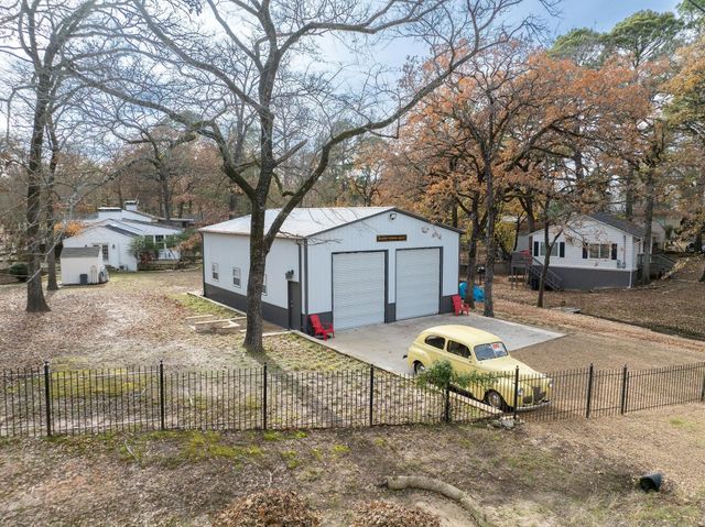 180 Harbor Drive, Gun Barrel City, TX 75156