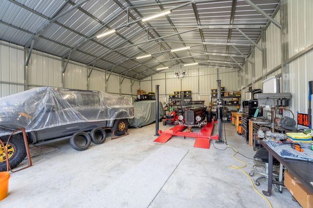 180 Harbor Drive, Gun Barrel City, TX 75156