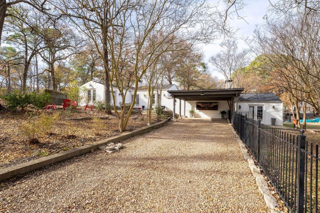 180 Harbor Drive, Gun Barrel City, TX 75156