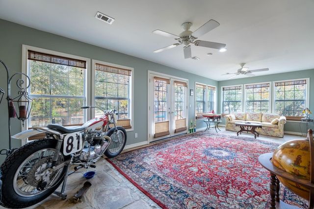 180 Harbor Drive, Gun Barrel City, TX 75156